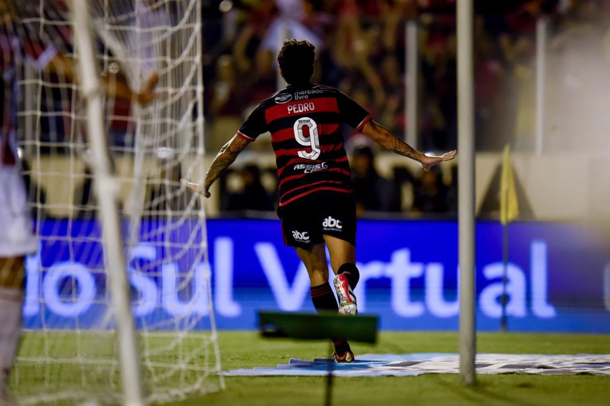 APÓS GOLEADA DO FLAMENGO, TITE PEDE AO TIME QUE MELHORE A FINALIZAÇÃO: "TEM QUE TER CALMA, PRECISÃO..."